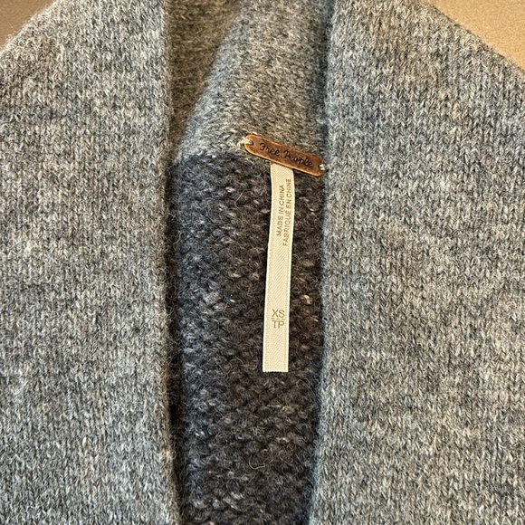 Free People Graphic Flower Long Cardigan Grey/Black combo - Picture 9 of 10